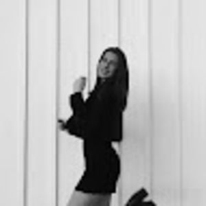 Meet your Posher, Chloe